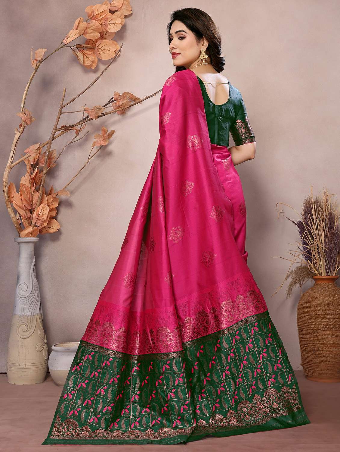 women self design banarasi saree with blouse - 21664947 -  Standard Image - 1