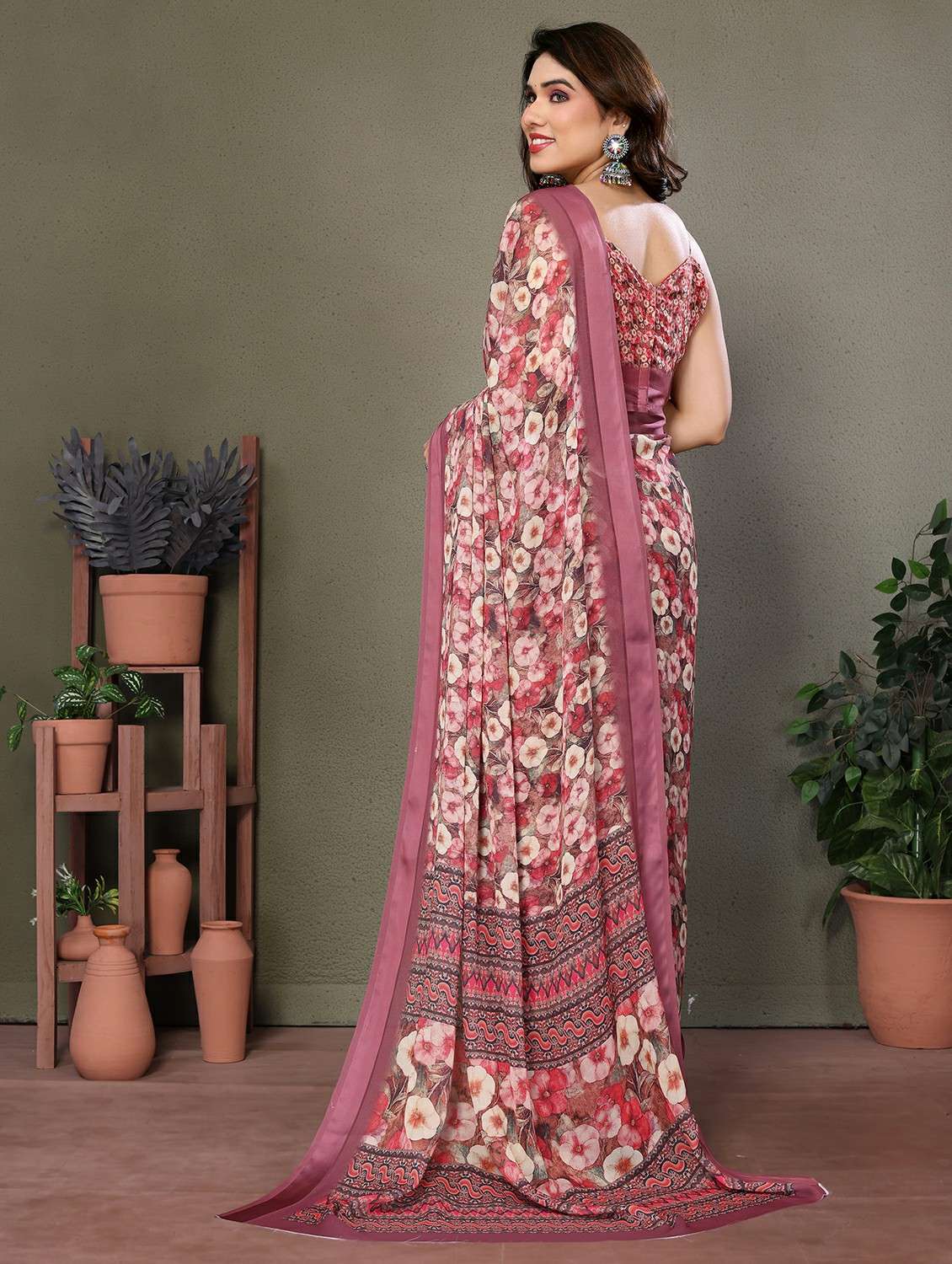 women pink floral printed saree with blouse - 21664953 -  Standard Image - 1