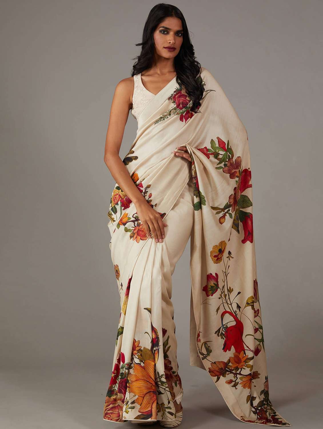women white floral printed saree with blouse - 21664955 - Zoom Image - 0