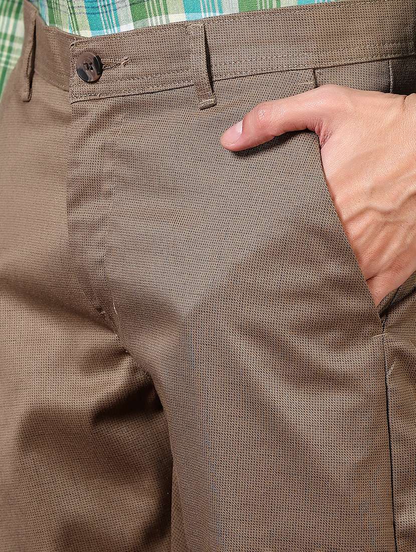 men solid mid rise flat front casual trouser - 21667678 - Standard Image - 4