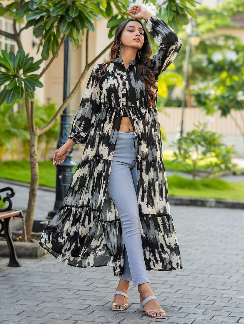 women black printed mandarin neck front slit kurta - 21668002 - Standard Image - 1