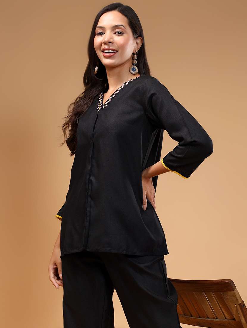 women black solid v neck co-ords set - 21668313 -  Standard Image - 4