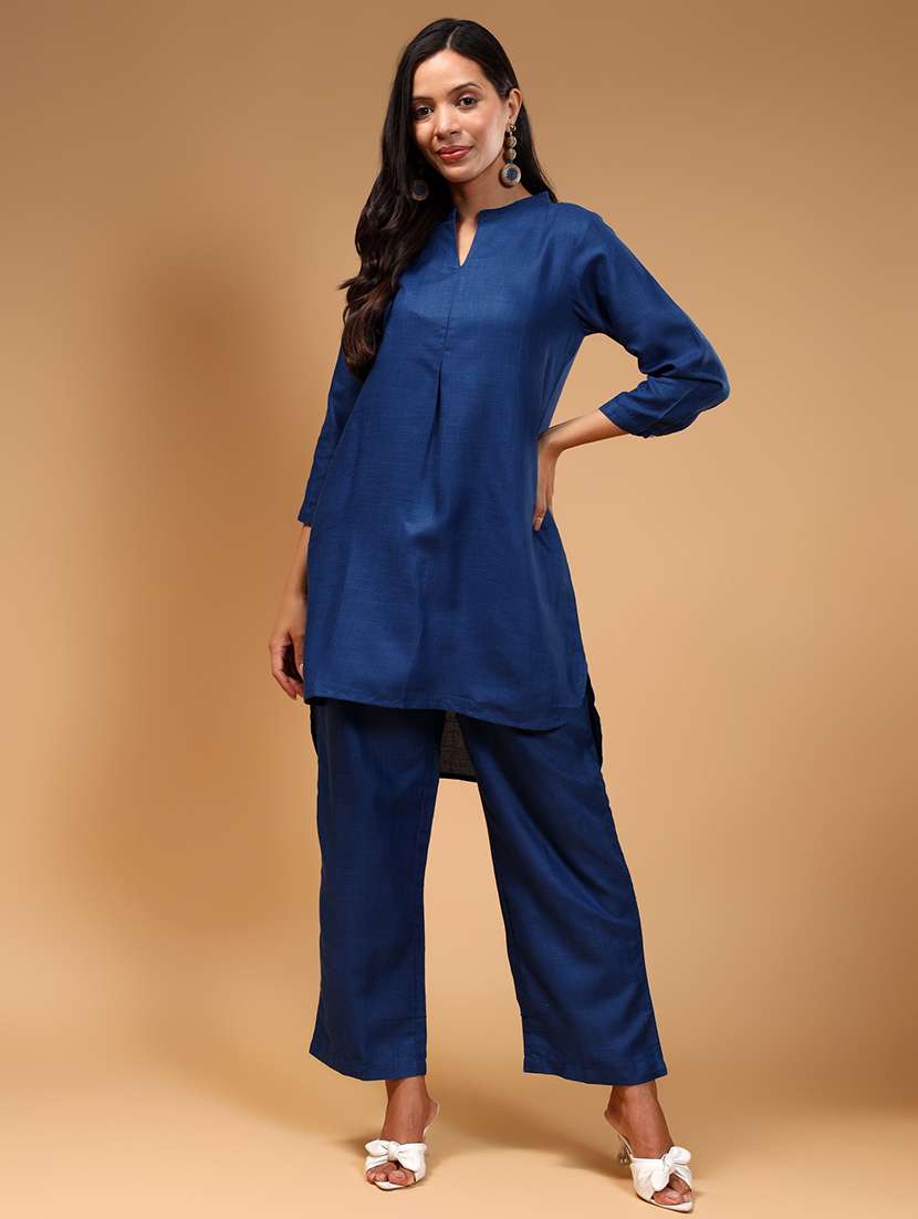 women solid notch neck co-ords set - 21668333 - Standard Image - 1