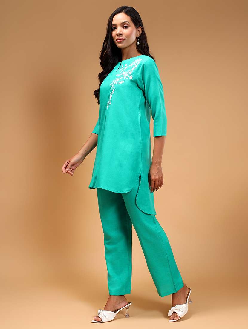 women embroidered notch neck co-ords set - 21668338 -  Standard Image - 1