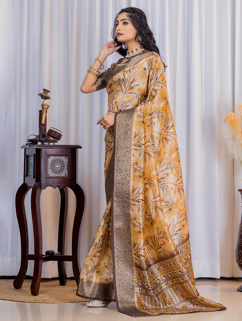 women printed bordered saree with blouse - 21668558 -  Zoom Image - 0
