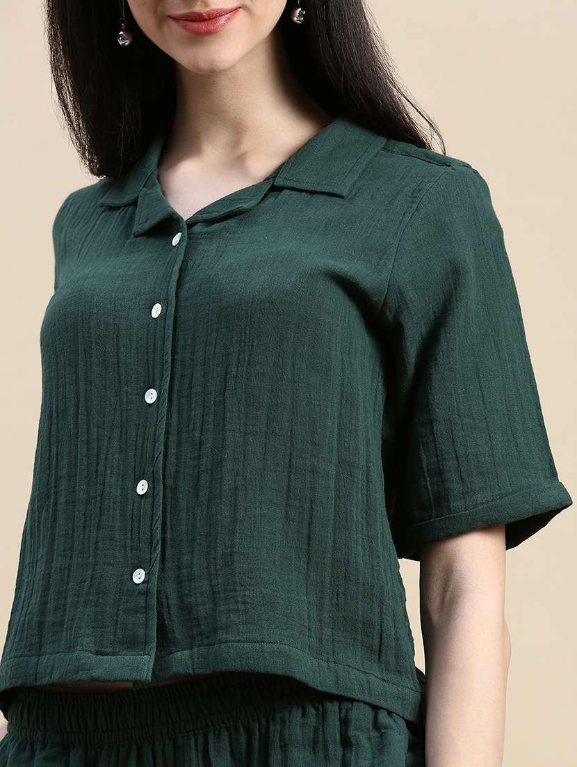 women solid cuban collar crop shirt - 21669841 -  Standard Image - 4
