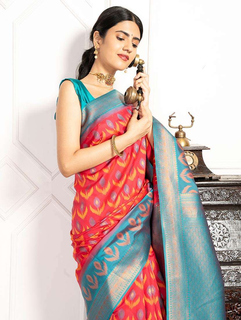 women self design pochampalli saree with blouse - 21670039 - Standard Image - 4