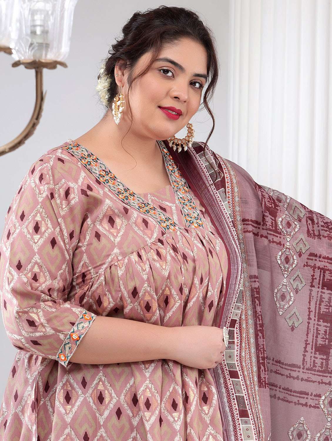 women three quarter sleeve kurta pant with dupatta set - 21670283 -  Standard Image - 4