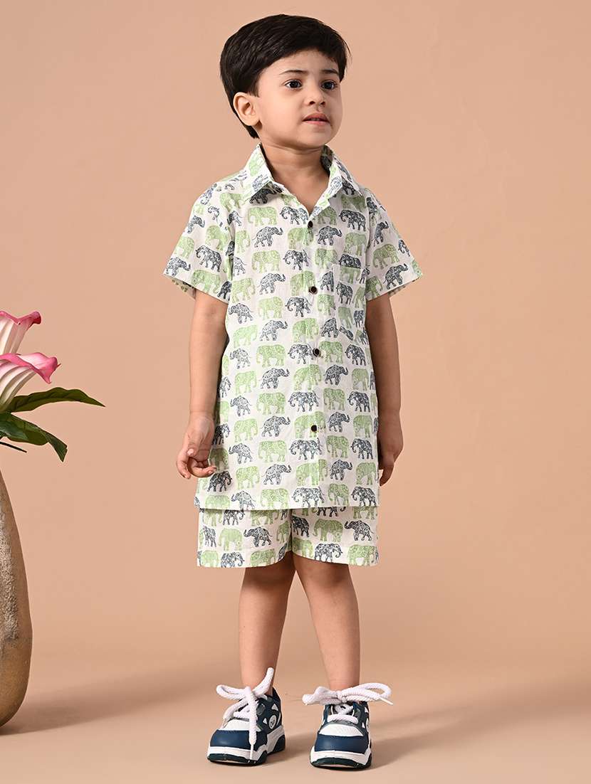 boys printed shorts & shirt co-ords set