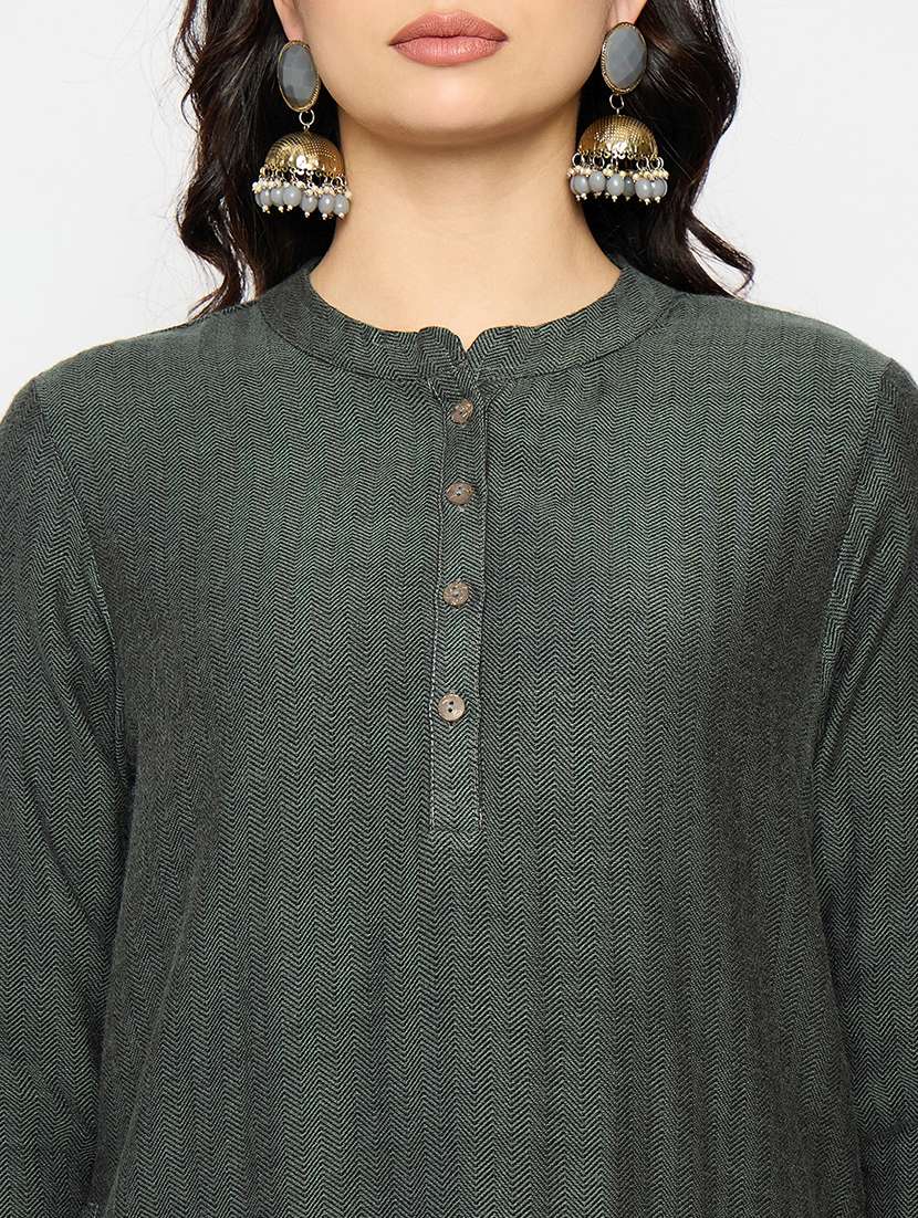 grey acrylic blend woolen kurta - 21670953 - Standard Image - 4