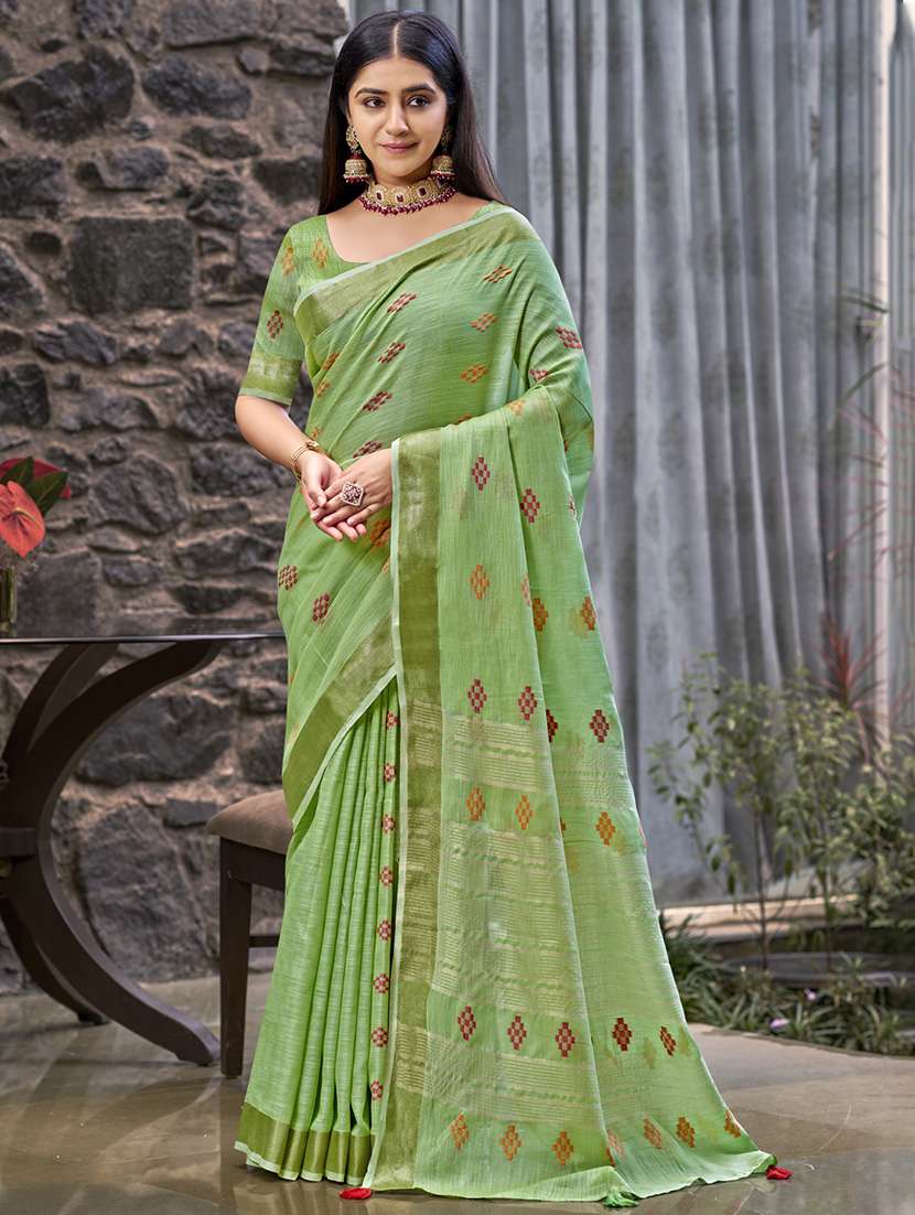 women self design handloom saree with blouse