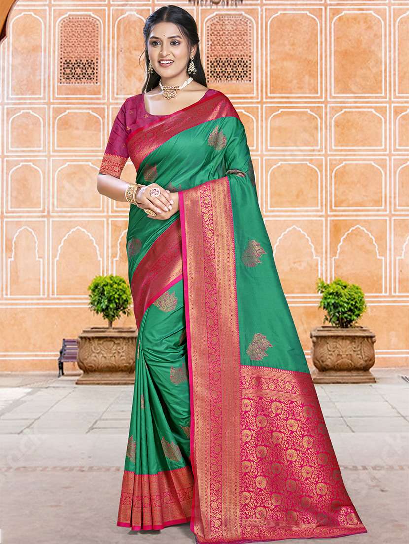 women self design bordered saree with blouse