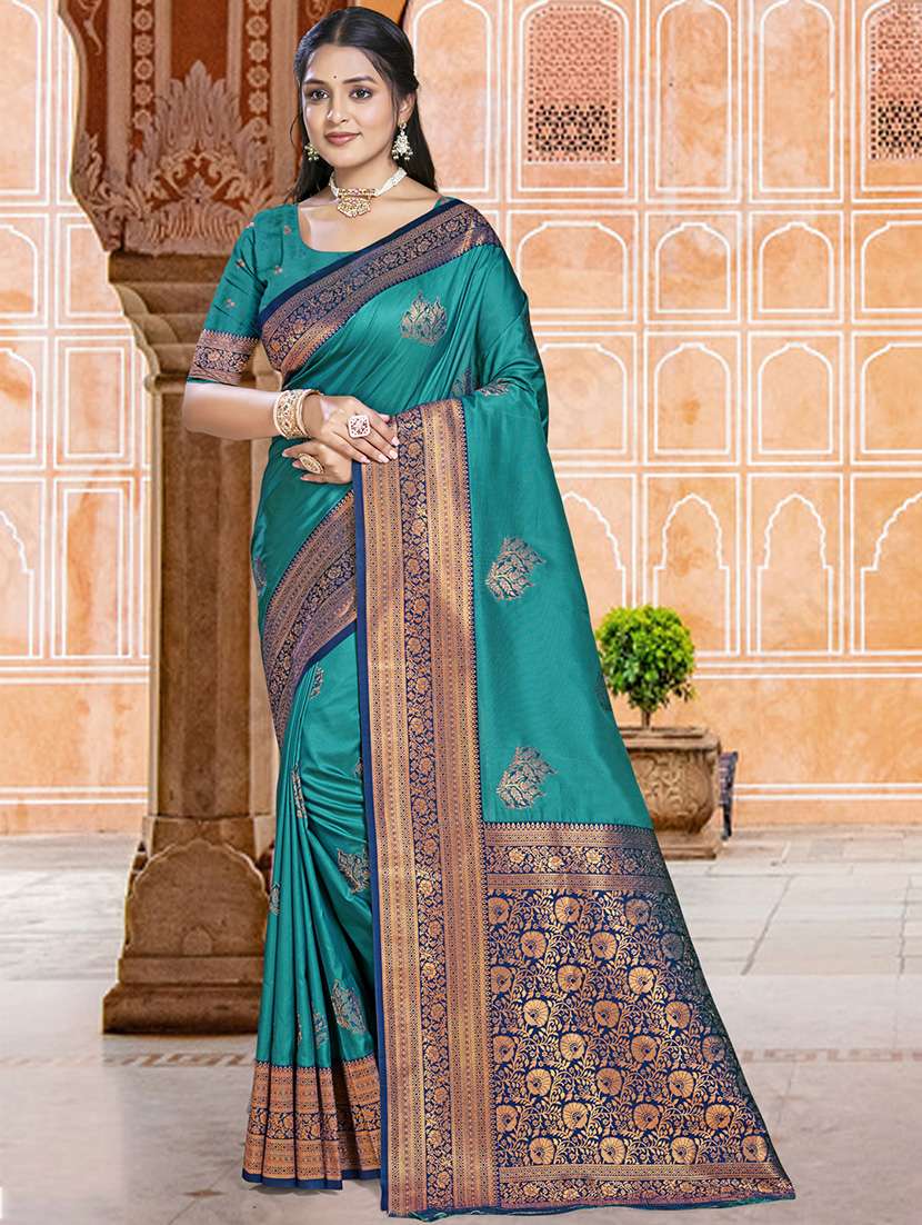 women self design bordered saree with blouse