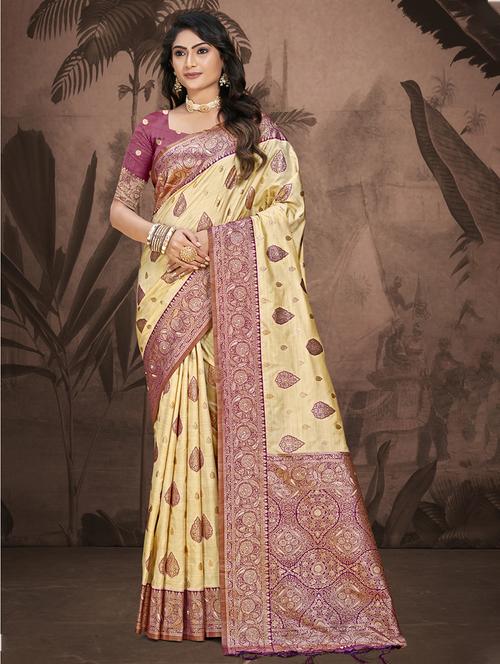 women self design bordered saree with blouse - 21671130 - Standard Image - 0