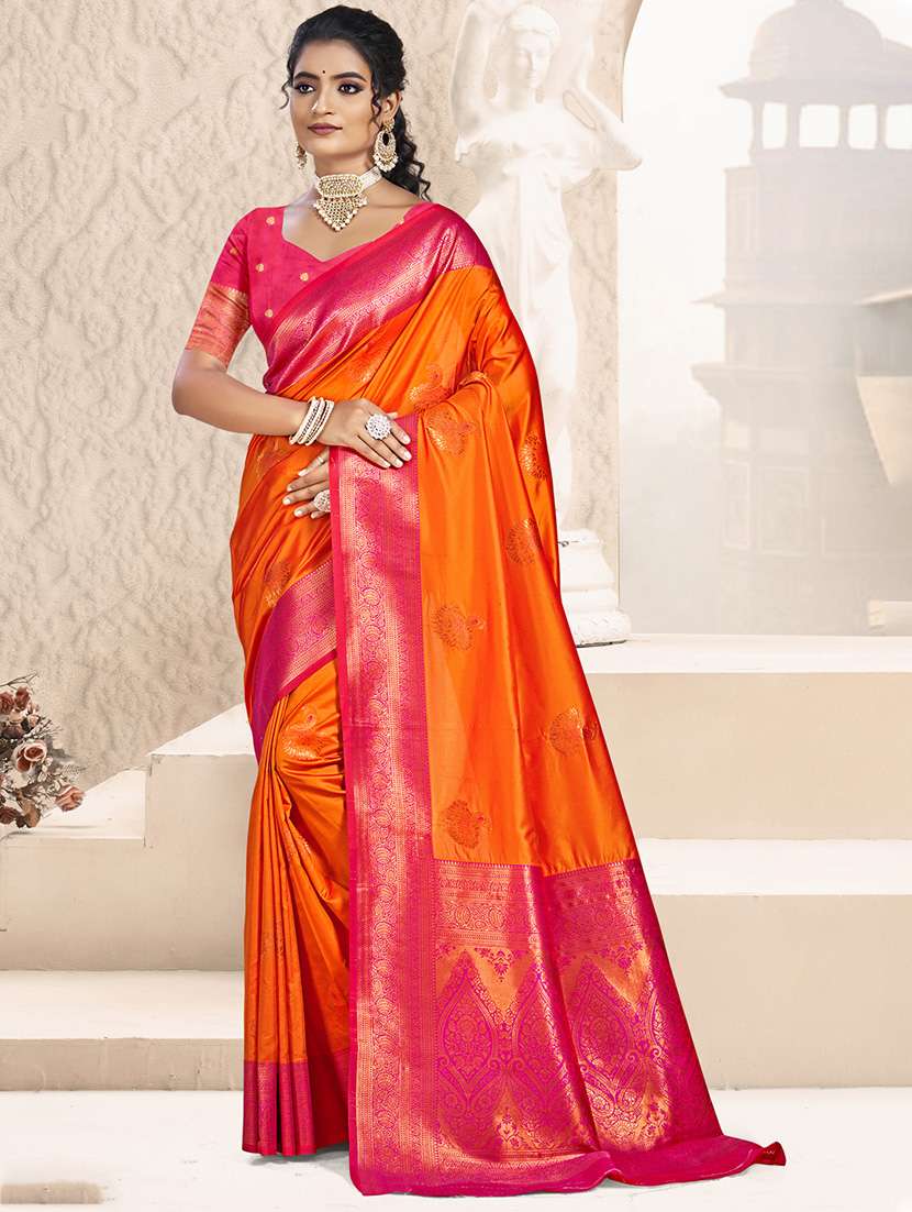 women self design bordered saree with blouse
