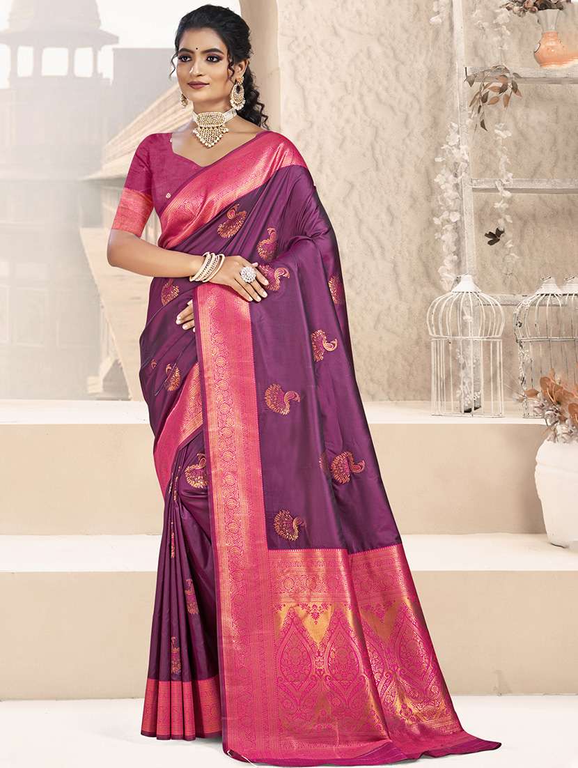 women self design bordered saree with blouse