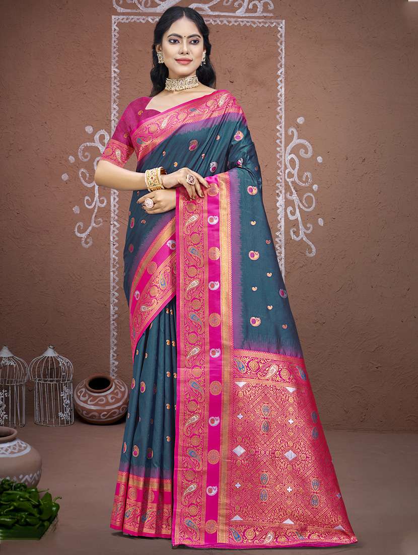 women self design bordered saree with blouse