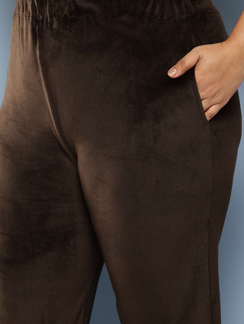 women plus size round neck kurta pant set with dupatta - 21673048 -  Standard Image - 4