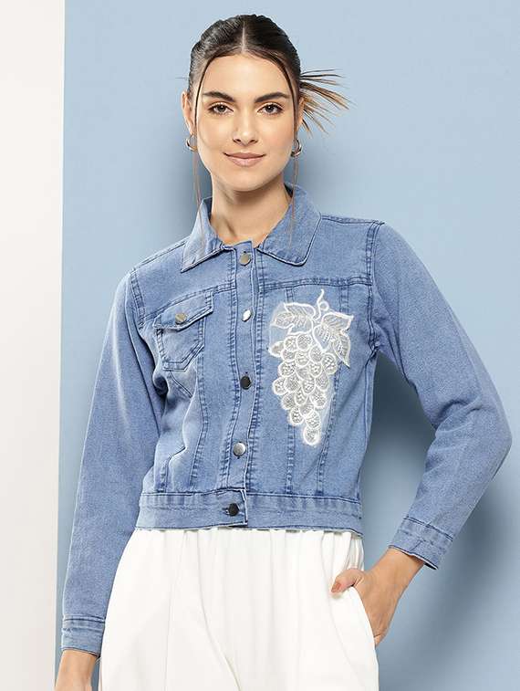 women collared long sleeves denim jacket