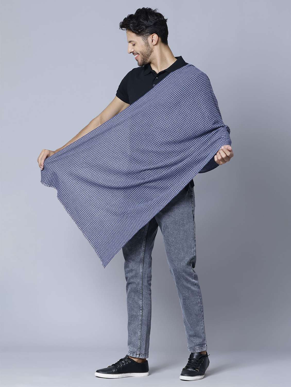 men elegant checkered shawl - 21673218 -  Standard Image - 1