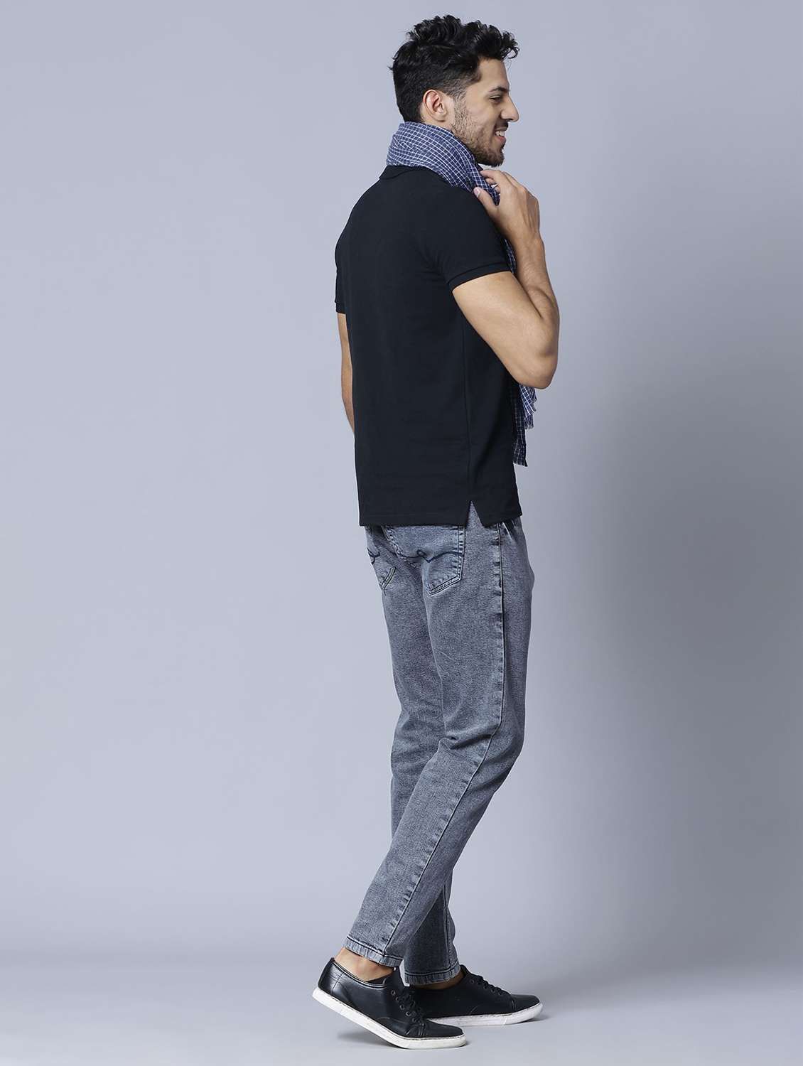 men elegant checkered shawl - 21673218 -  Standard Image - 4