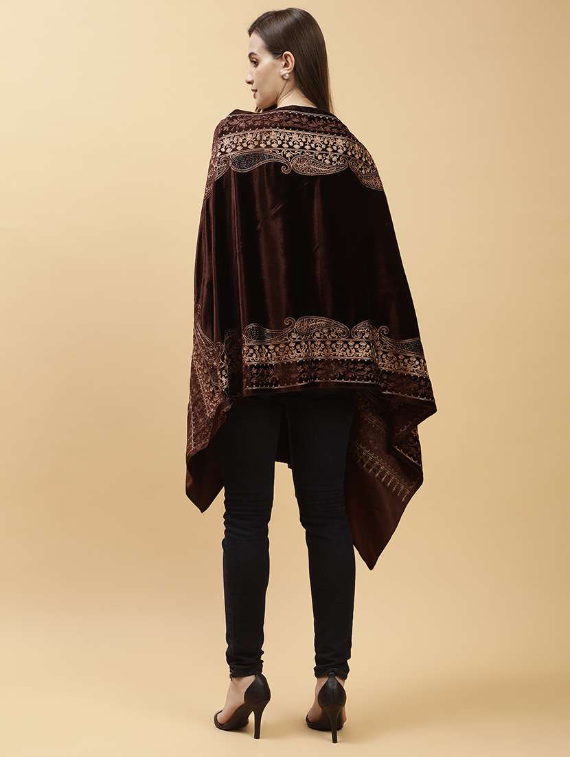 women embroidered velvet shawl - 21673279 -  Standard Image - 4