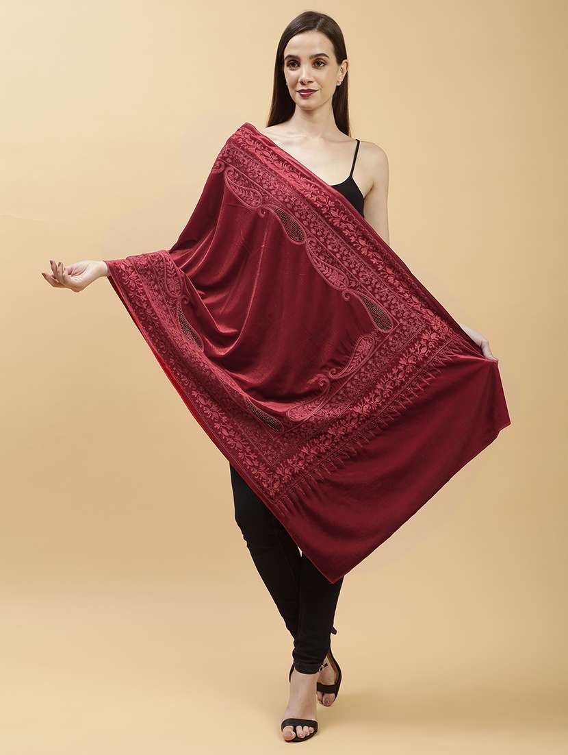women embroidered velvet shawl