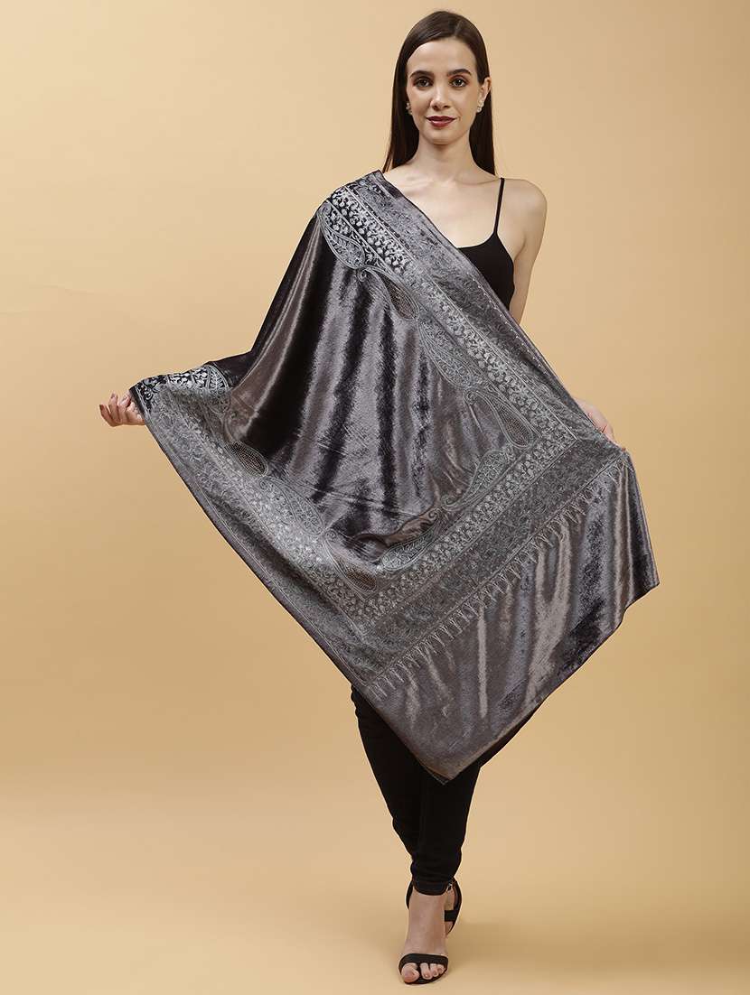 women embroidered velvet shawl
