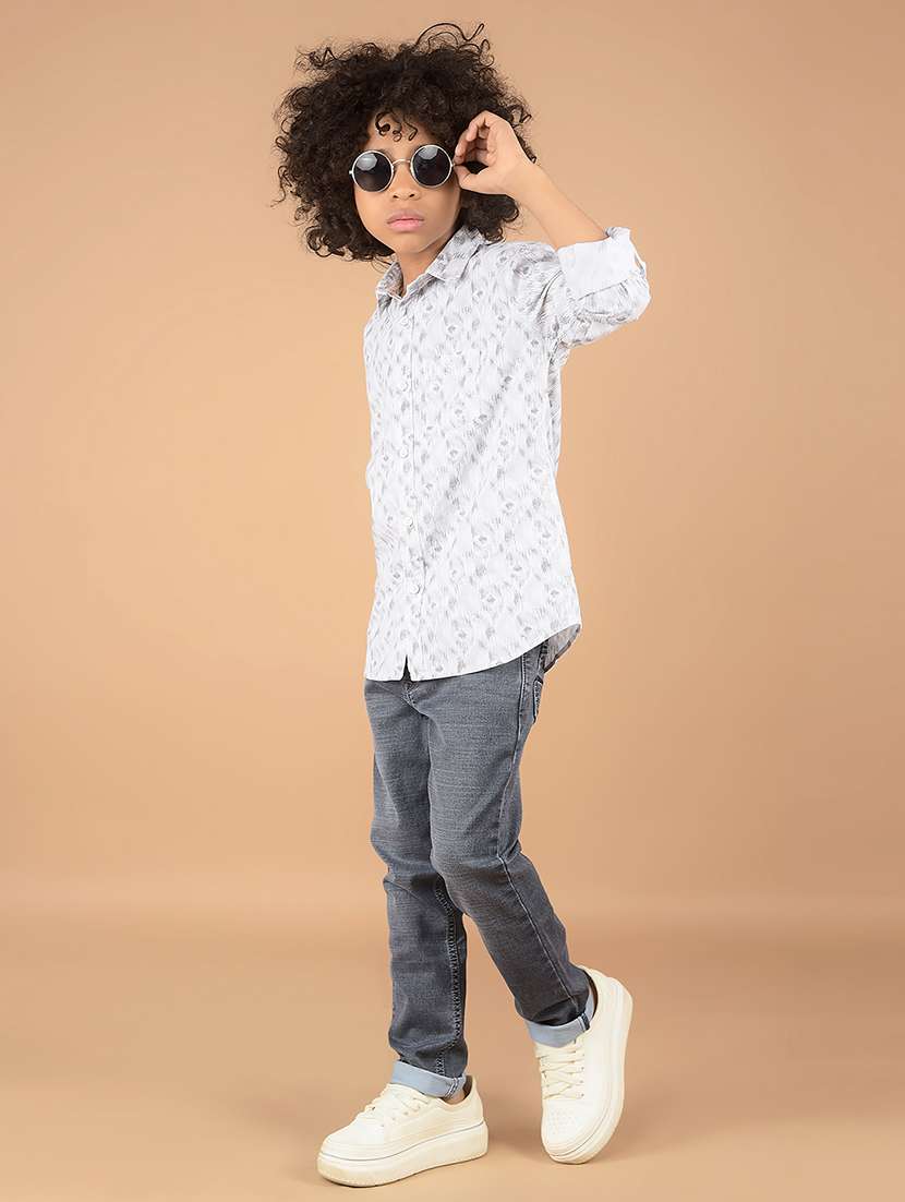 boys solid mid rise jeans - 21673297 - Standard Image - 4
