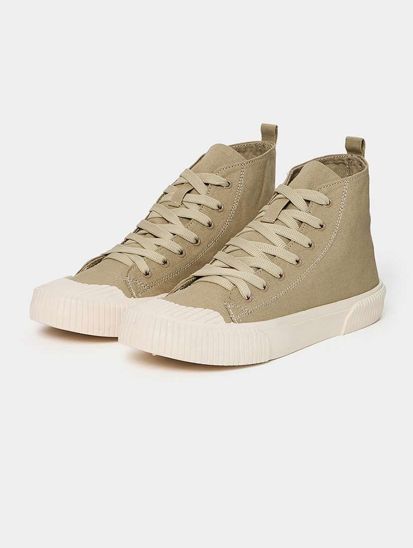 men beige lace up sneaker 