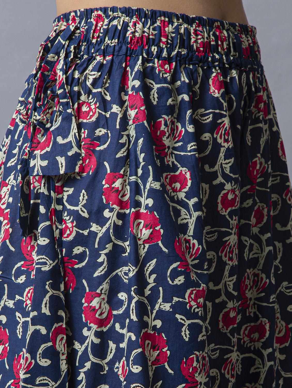 women blue floral printed flared palazzo - 21674074 - Standard Image - 4
