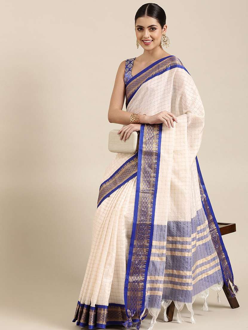 women checks zari bordered saree - 21674576 - Zoom Image - 0