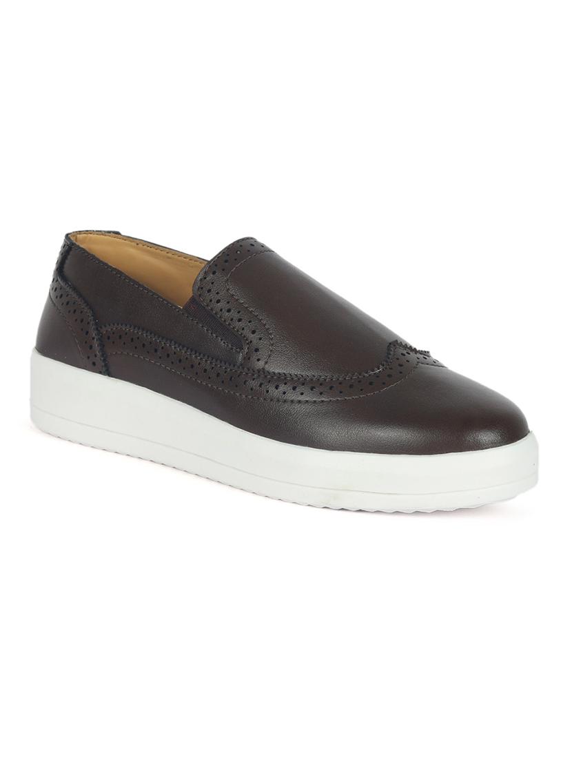 women black slip on casual shoes - 21674684 - Zoom Image - 0