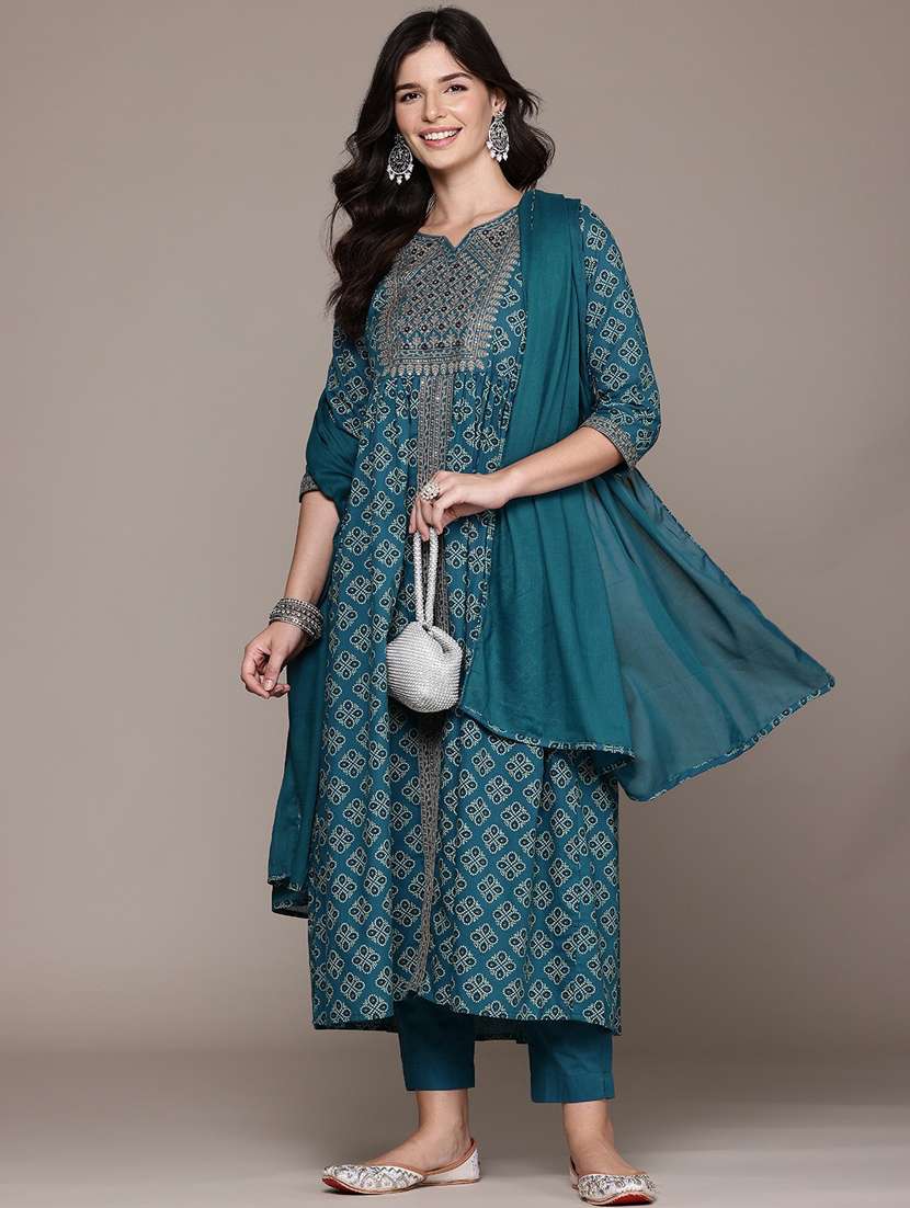 women three quarter sleeve kurta pant with dupatta set - 21675275 -  Standard Image - 4