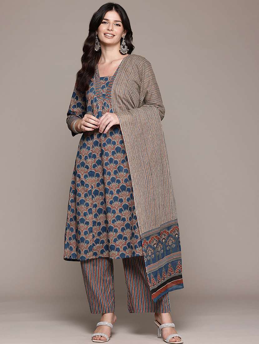 women three quarter sleeve kurta pant with dupatta set - 21675337 -  Standard Image - 4