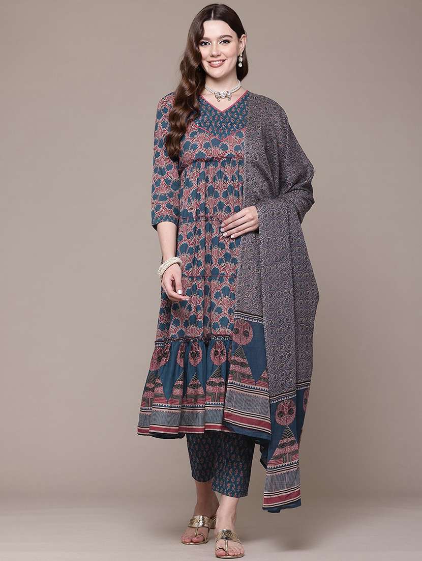 women three quarter sleeve kurta pant with dupatta set - 21675338 -  Standard Image - 4