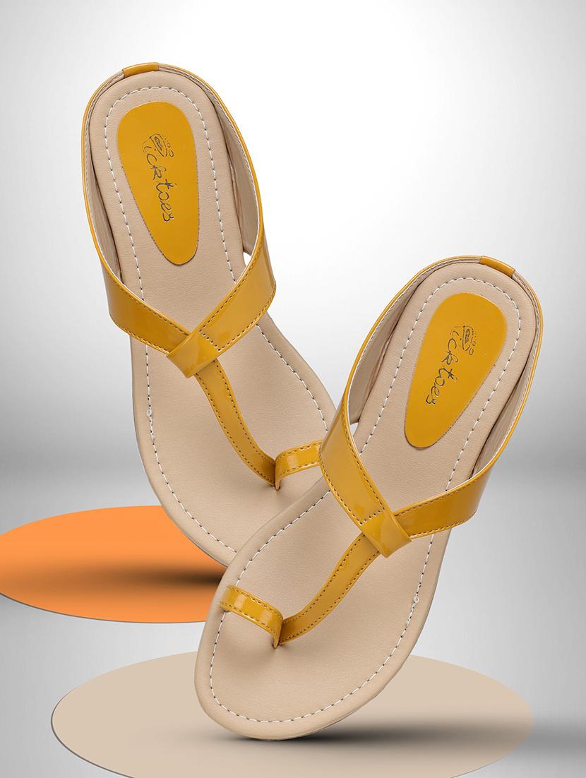 women solid slip on flat sandal - 21676623 -  Zoom Image - 0