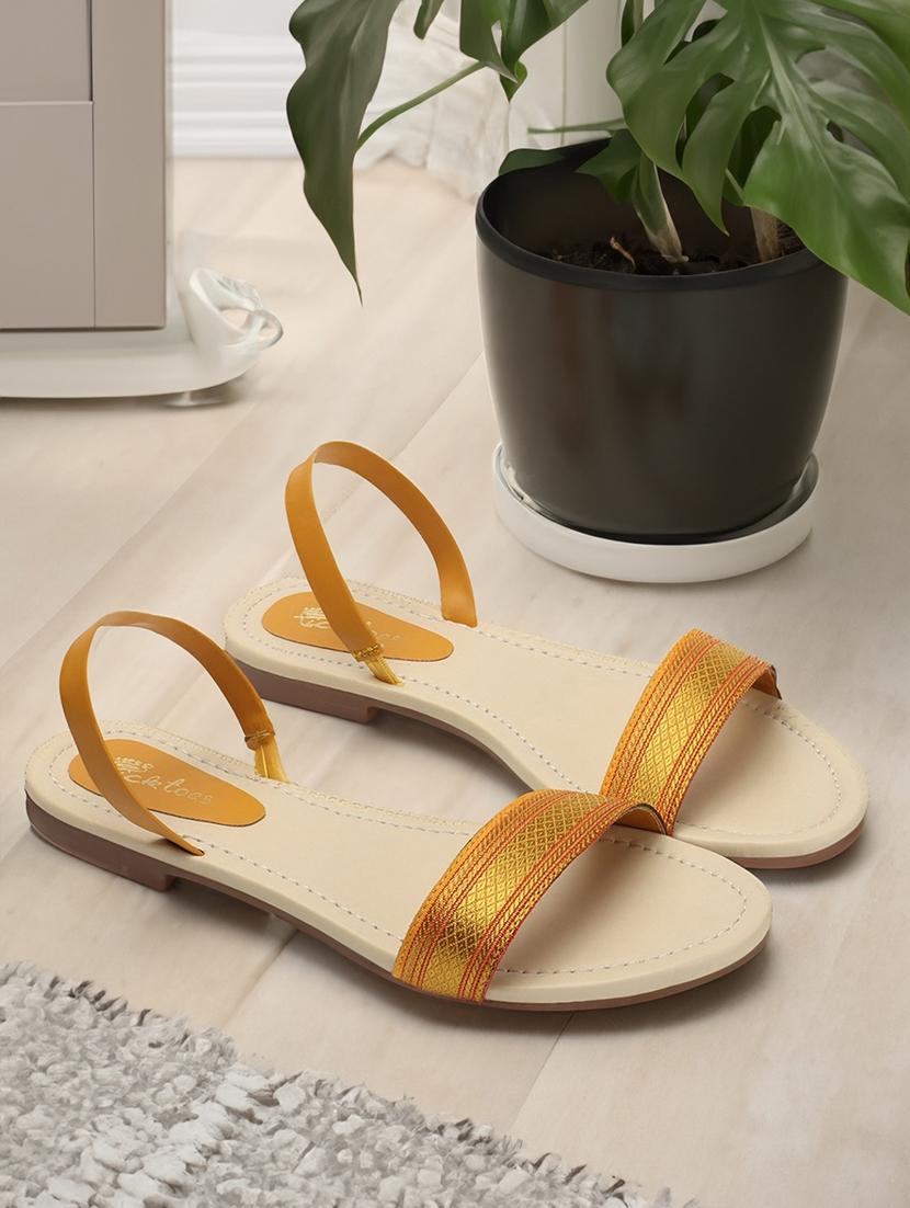 women self design back strap sandal - 21676646 - Zoom Image - 0