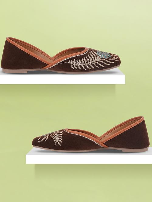 women embellished slip on jutis  - 21676662 -  Standard Image - 0