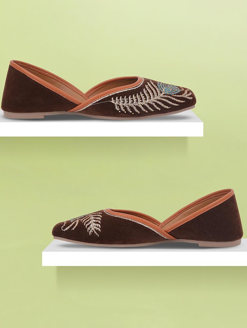 women embellished slip on jutis  - 21676662 -  Zoom Image - 0