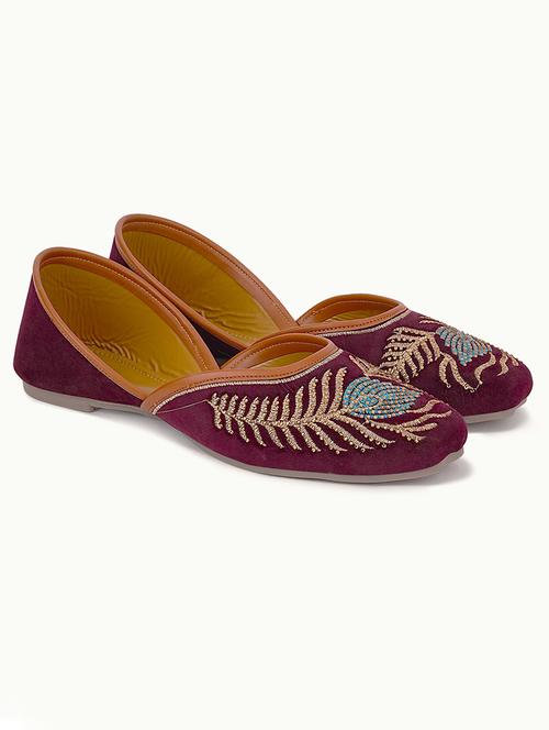 women embellished slip on jutis  - 21676663 -  Standard Image - 0