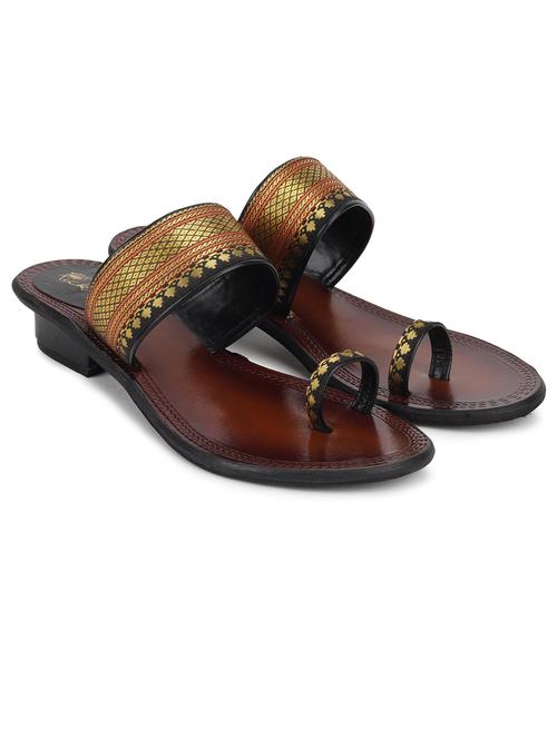 women zari work one toe sandal - 21676690 -  Standard Image - 0