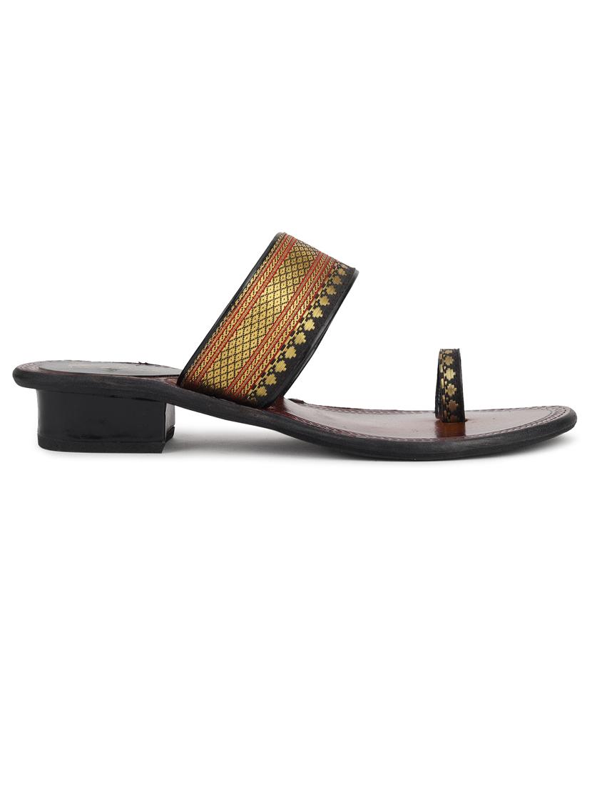 women zari work one toe sandal - 21676690 -  Standard Image - 1