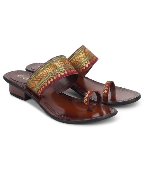 women zari work one toe sandal - 21676692 -  Standard Image - 0