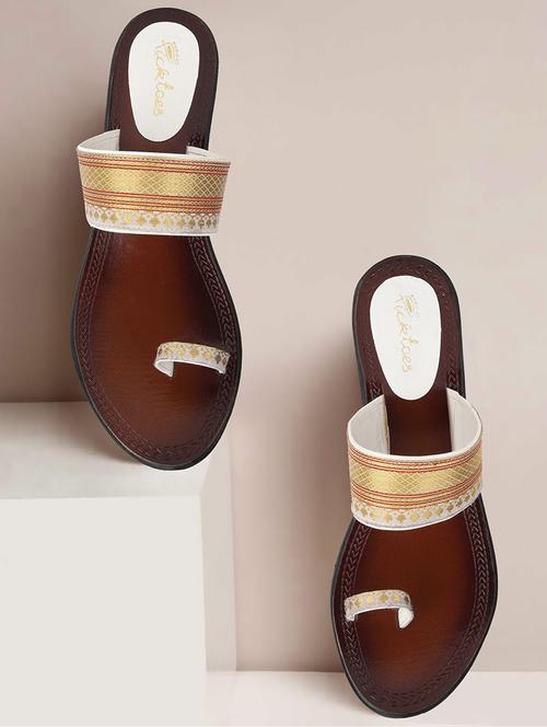 women zari work one toe sandal - 21676693 - Standard Image - 0