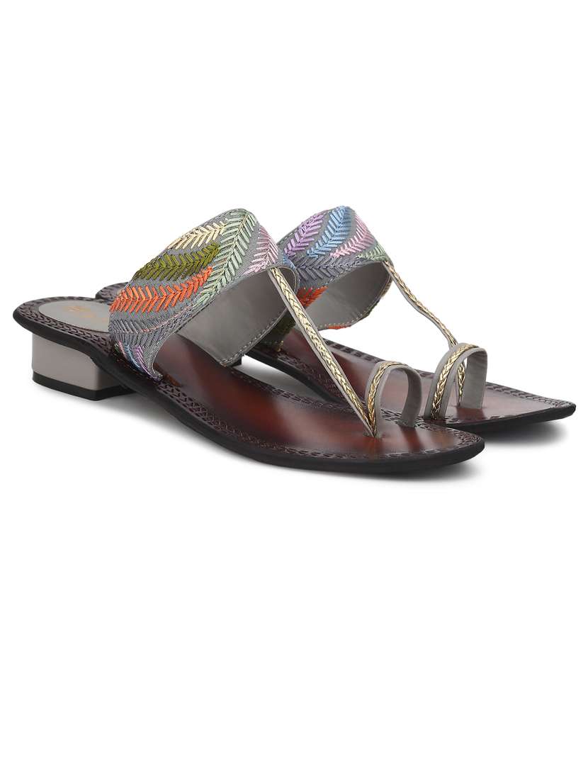 women embroidered one toe sandal - 21676729 -  Standard Image - 1