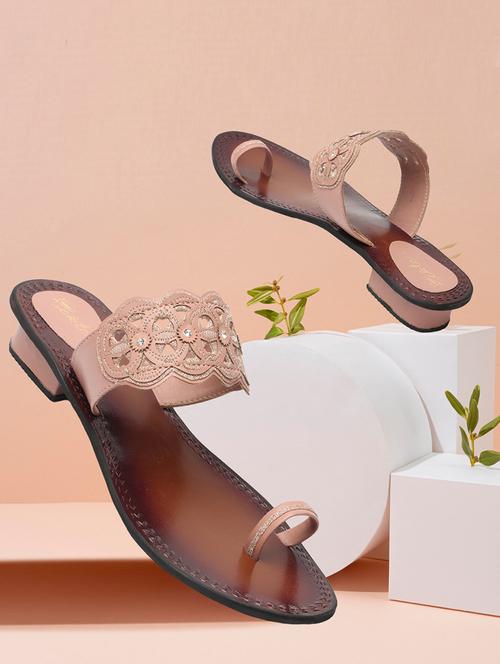 women one toe sandal - 21676754 -  Standard Image - 0