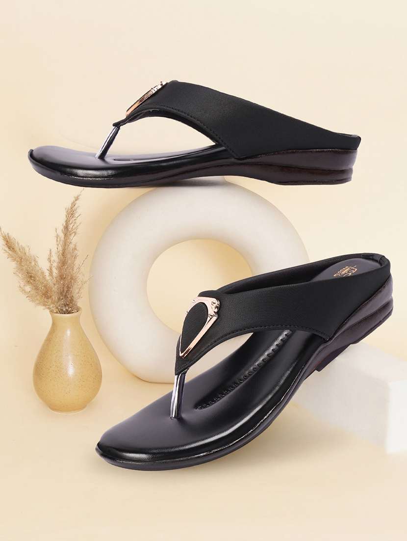 women embelished toe separator sandal