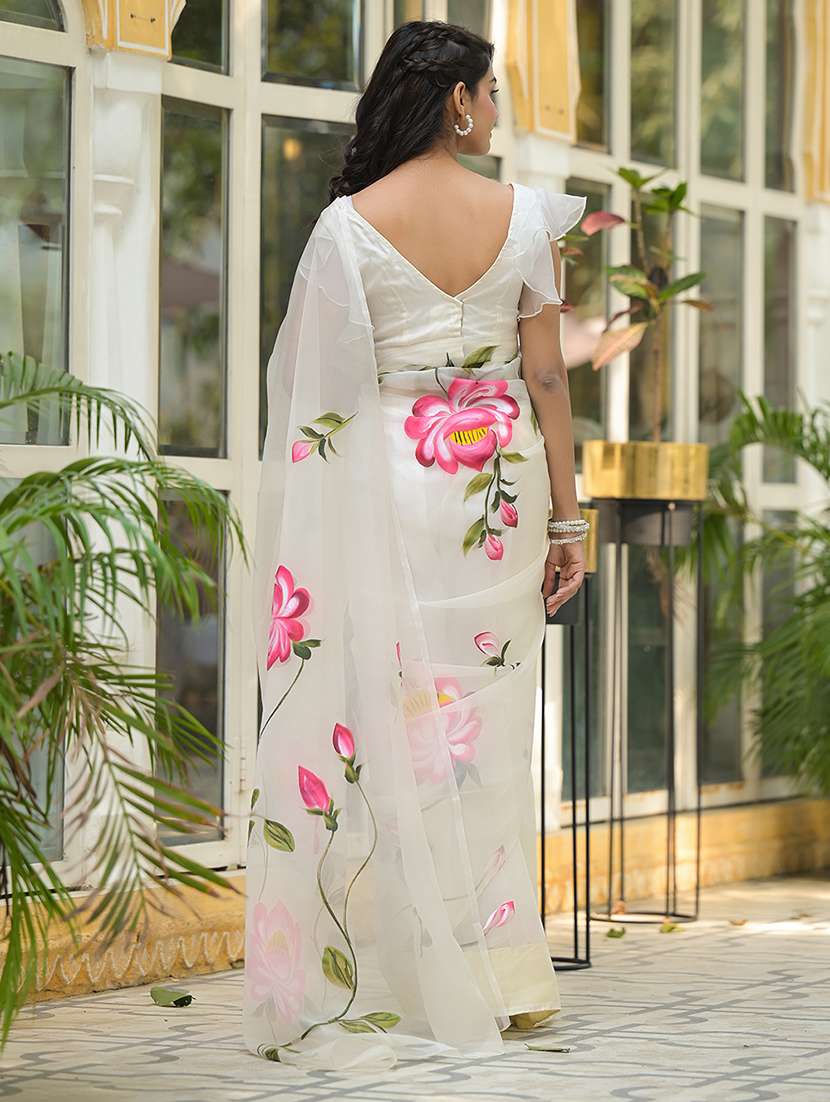 womne floral cream printed saree - 21678415 -  Standard Image - 4