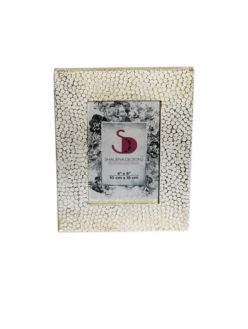 table mounted wood photo frame - 21678510 - Standard Image - 0